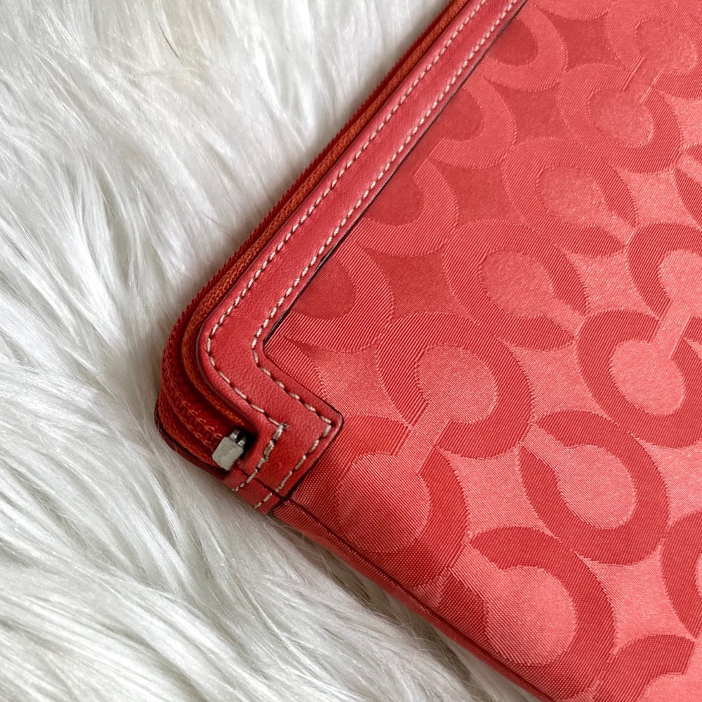 ⭐️Coach 64902E Coral Orange Tablet Sleeve - Picture 2 of 9